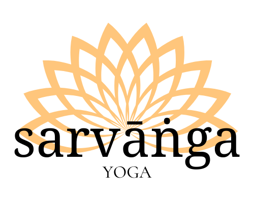 Logodesign für Yogalehrerin Sarvanga Yoga Lotusblume